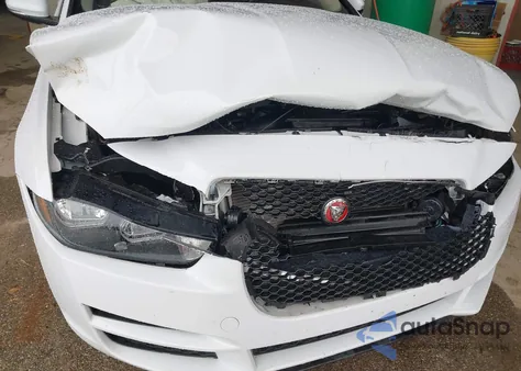 2019 Jaguar Xe 25T Premium из США, поврежденный, VIN SAJAD4FX7KCP51359